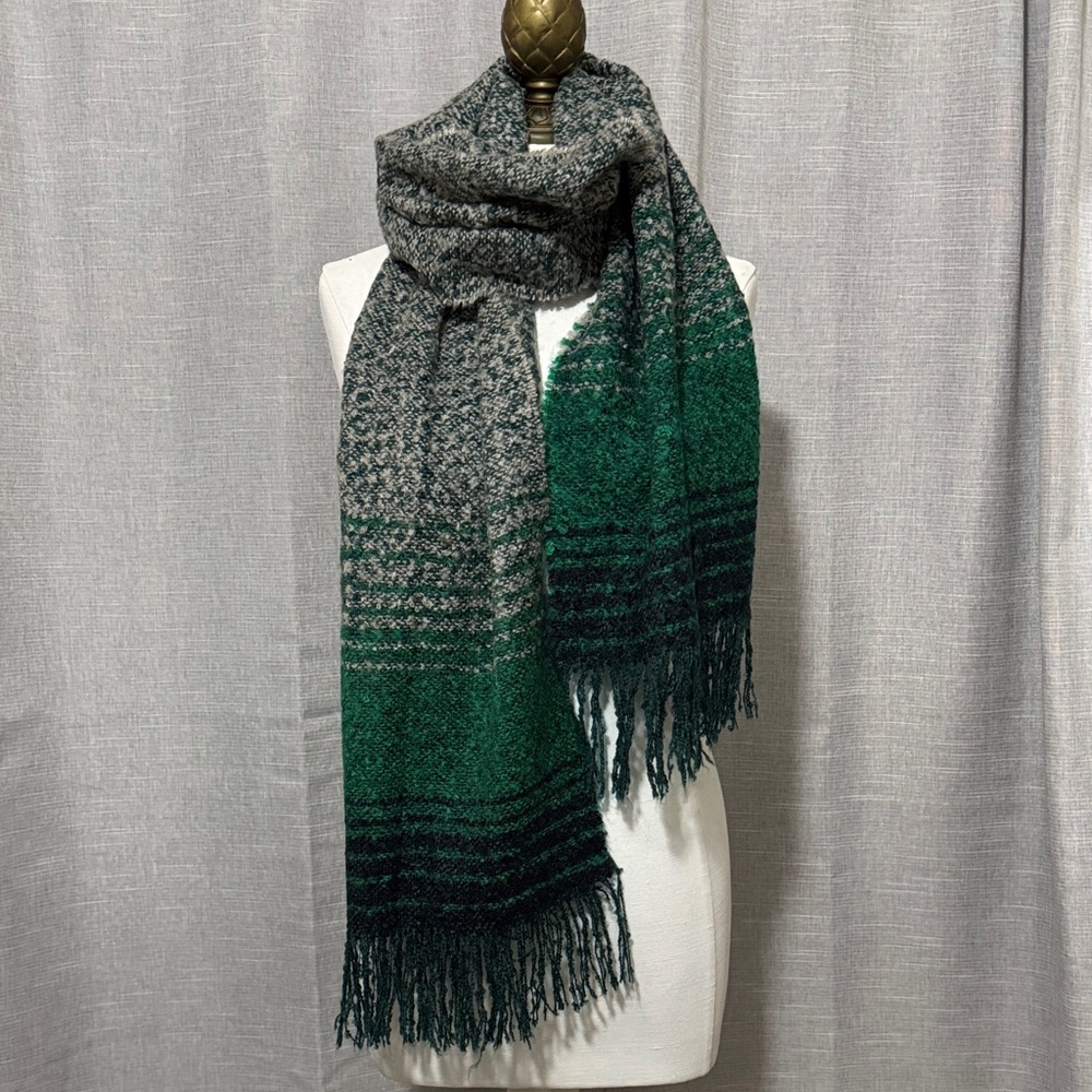 EUC Capelli Scarf-Green/Navy/White-Fringe-Boucle Texture